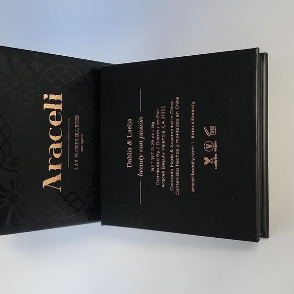 Araceli Las Flores Blushes - Dahlia & Laelia - Picture 7 of 11